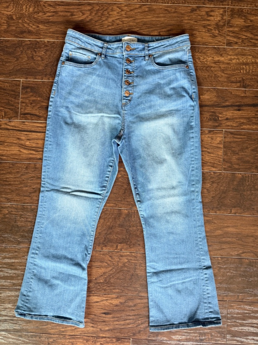 LOFT The Kick Crop Jeans Light Blue Button Fly Cropped Flare Size 29/8